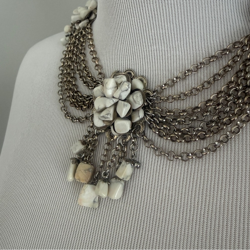 Chic Chunky Statement Necklace - Picture 4 of 4